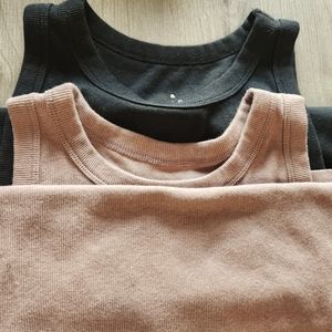 **EUC bundle of 2 Tank Tops**